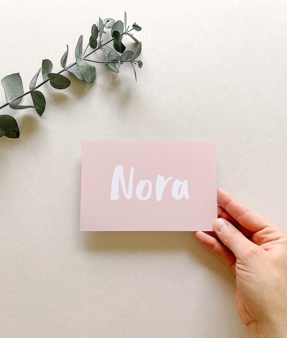 Geboortekaartje minimalistische naam • A6 postkaart • NORA