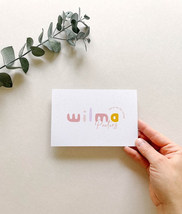 Geboortekaartje met organische letters in kleur • A6 postkaart • WILMA